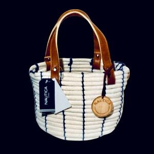 NWT Nautica…